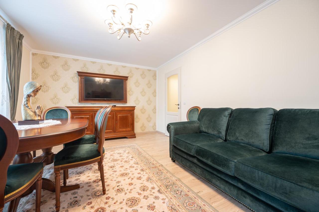 Ferienwohnung Dragos Flat Oradea Exterior foto